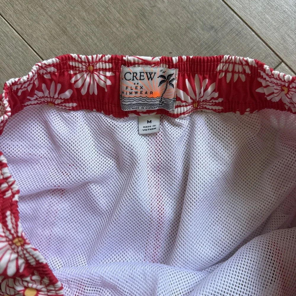 J.Crew Flex Swimwear Mens Medium Red White Daisy Floral Swim Trunks Shorts